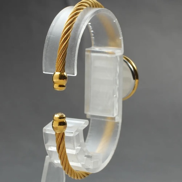 - Stunning Gucci Italian Luxury Watch - Picture 9 of 9